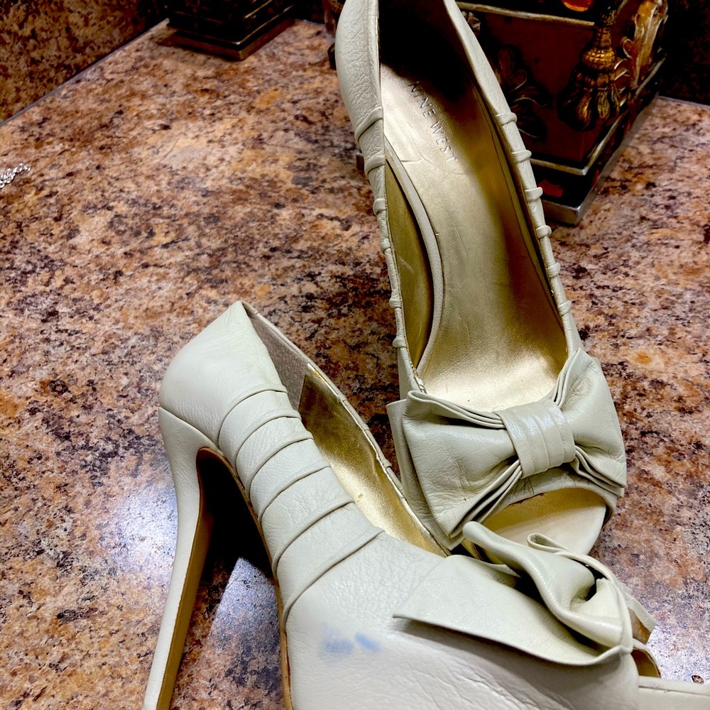 Women’s shoes